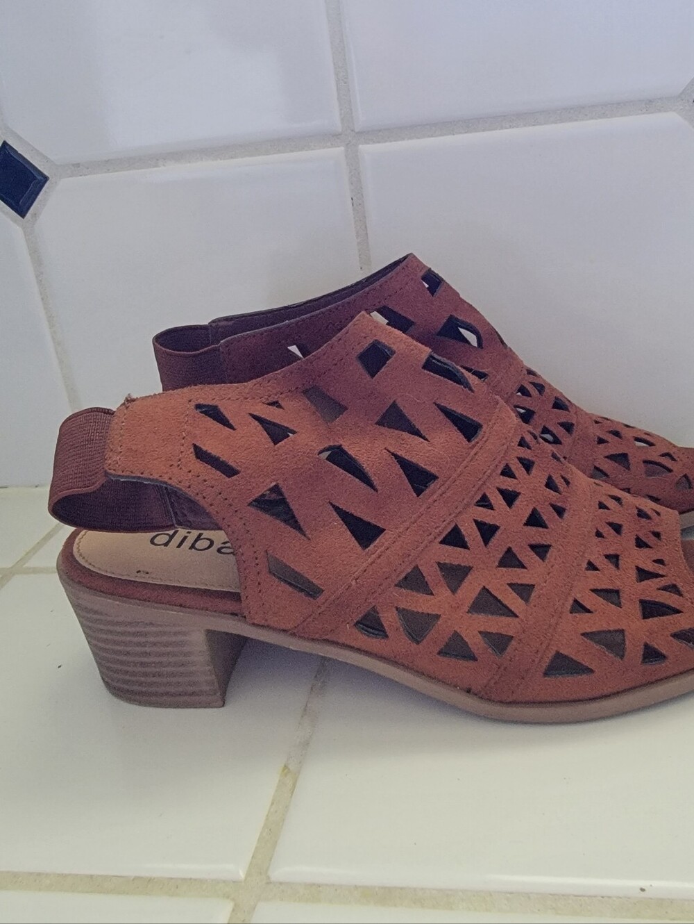 Diba Rust/Brown Cutout Sandals - Stylish Open-Toe Comfort - Picture 2 of 7